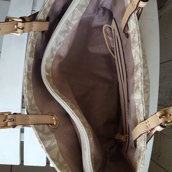 Michael Kors Signature Collection - Picture 2 of 8